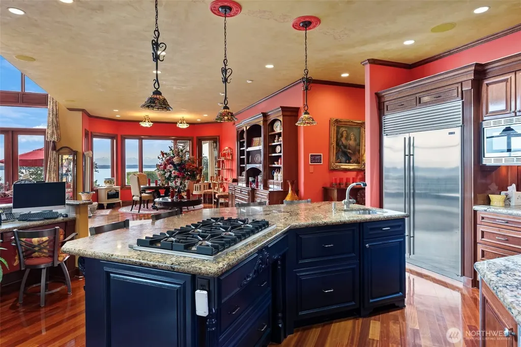 1022 7th Court Fox Island WA 98333