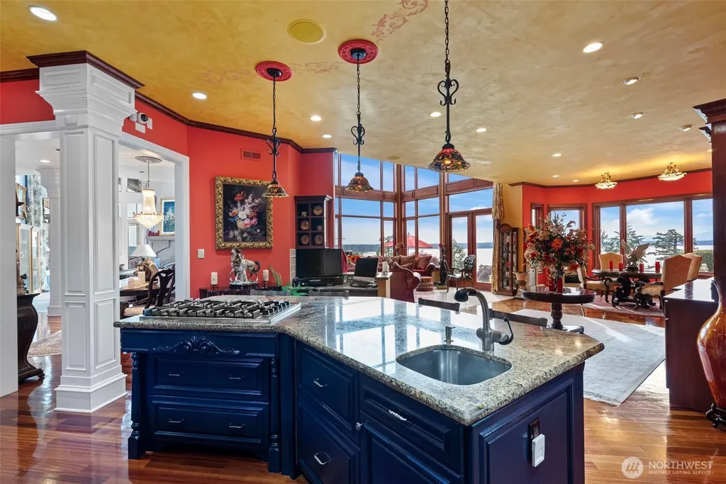 1022 7th Court Fox Island WA 98333
