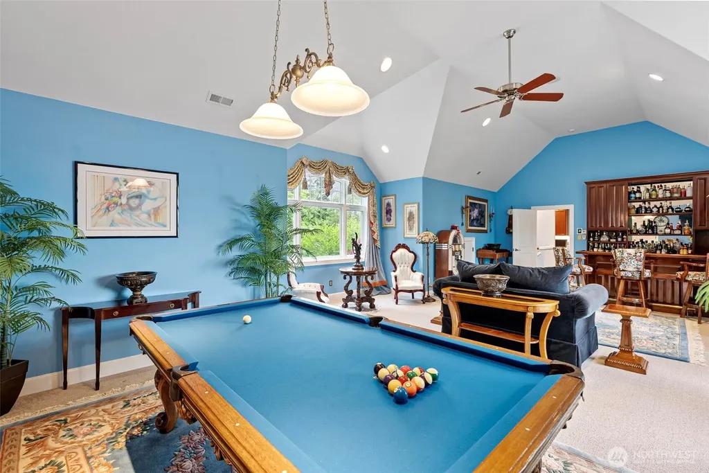 1022 7th Court Fox Island WA 98333