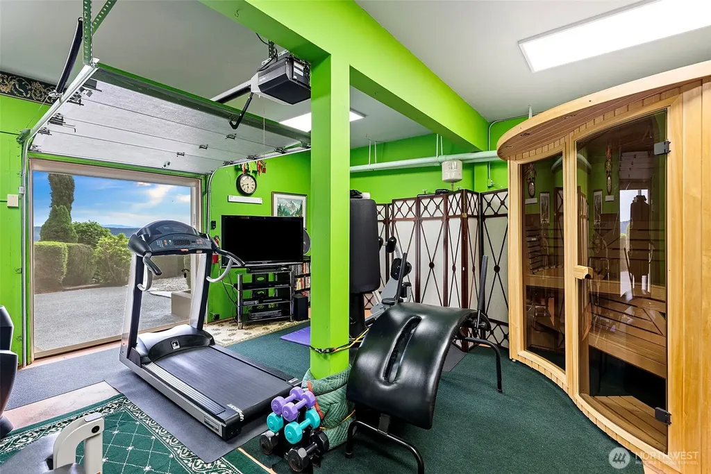 1022 7th Court Fox Island WA 98333