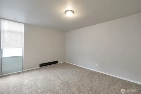 219 5th Avenue NE Puyallup WA 98372