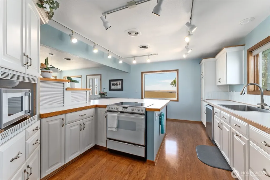 6397 Coyote Heights Road N Odessa WA 98159