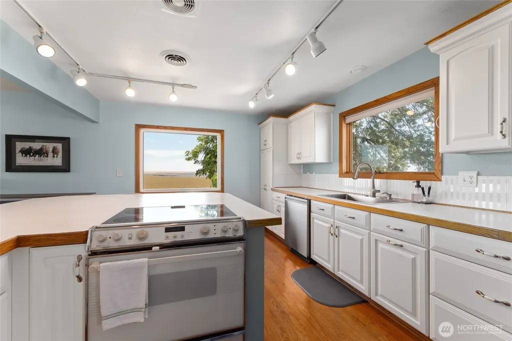 6397 Coyote Heights Road N Odessa WA 98159