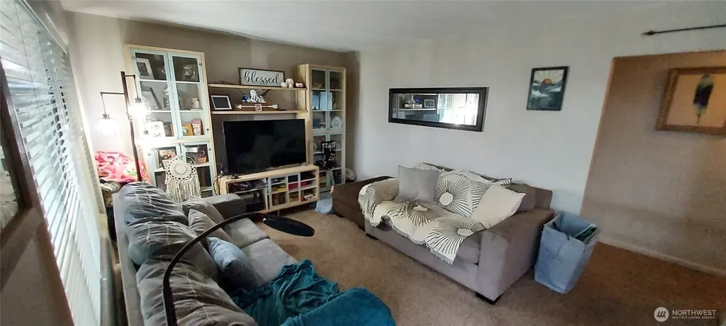 1998 NW Bucklin Hill Road Silverdale WA 98383