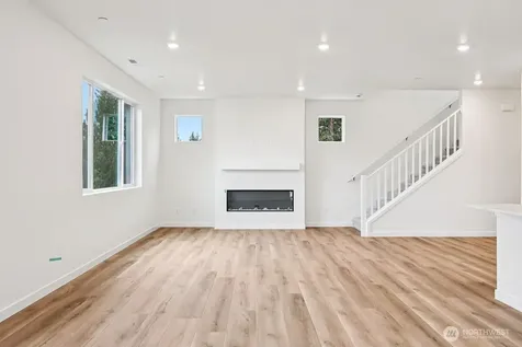 10304 6th Place SE Lake Stevens WA 98258