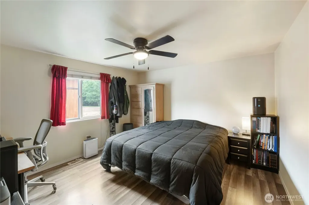 2219 Key Peninsula Highway SW Lakebay WA 98349