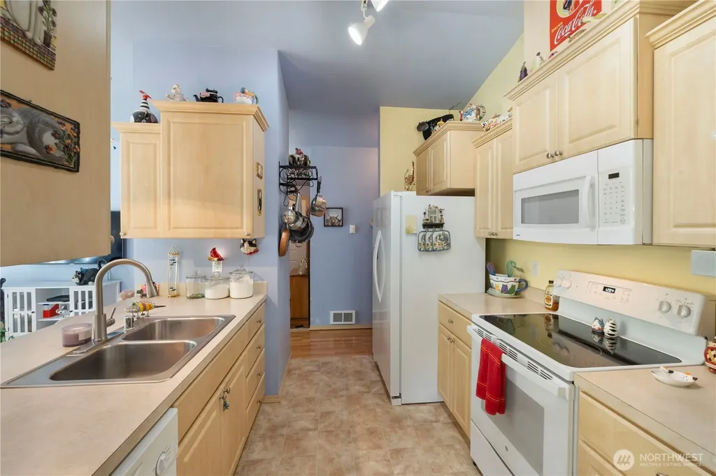 2219 Key Peninsula Highway SW Lakebay WA 98349