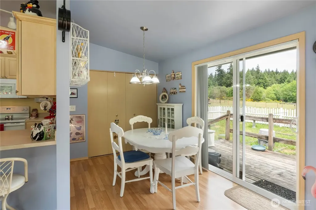 2219 Key Peninsula Highway SW Lakebay WA 98349