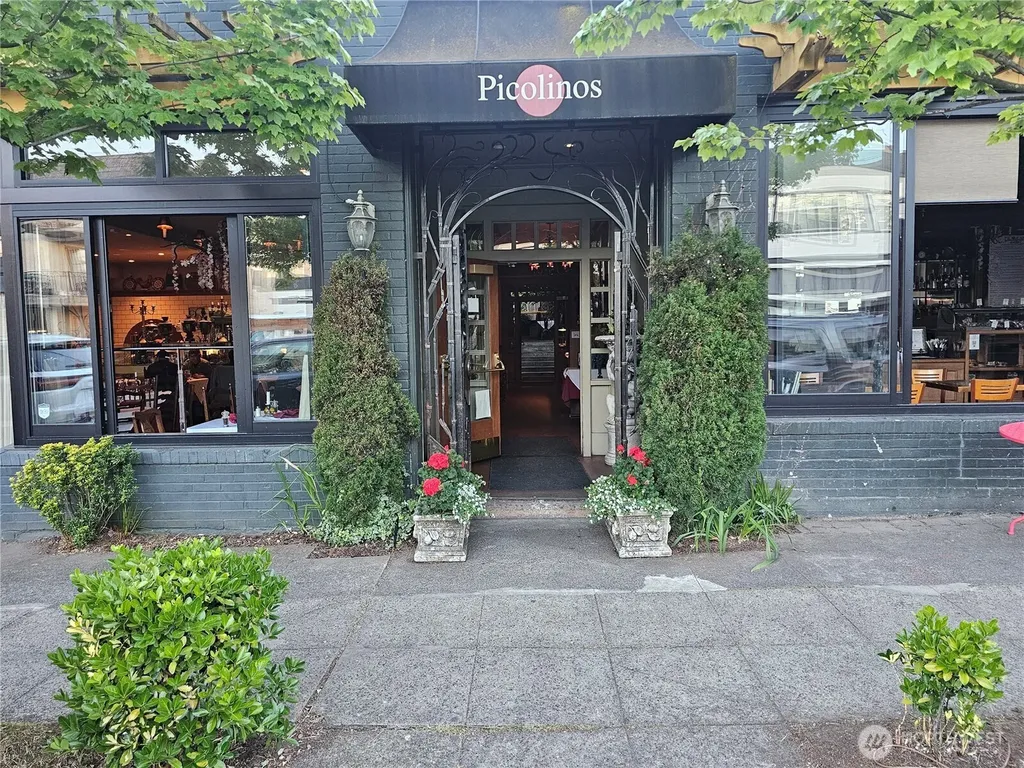 6415 32nd Avenue NW Seattle WA 98107