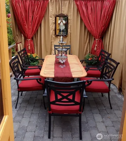 6415 32nd Avenue NW Seattle WA 98107