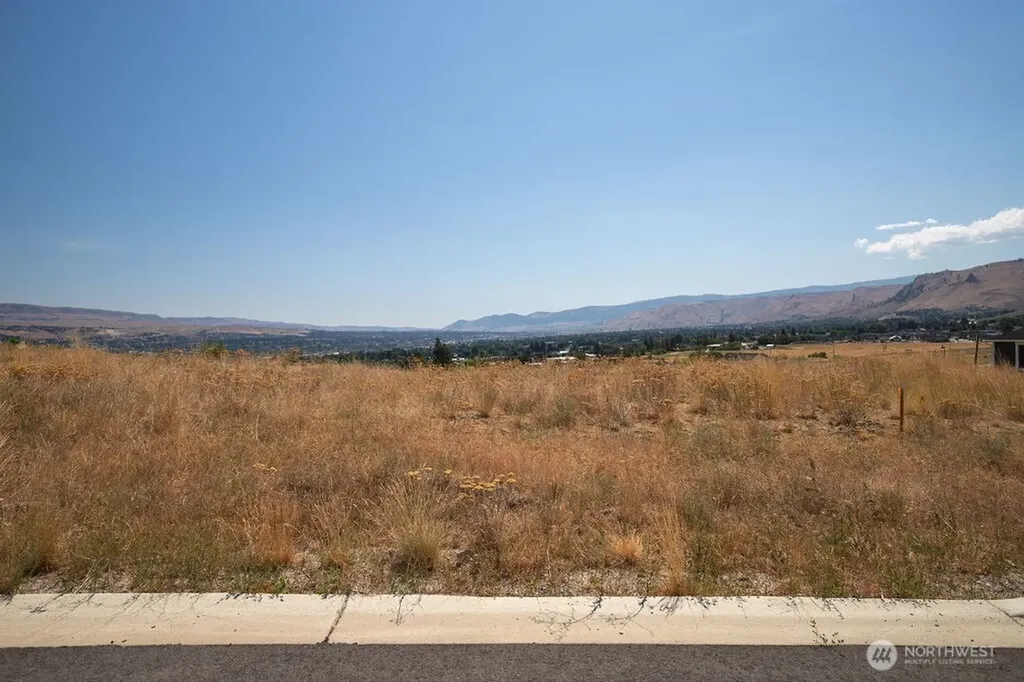 0 Lot 7 Ridgefield Way Wenatchee WA 98801
