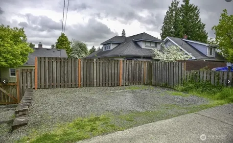 4823 40th Avenue SW Seattle WA 98116