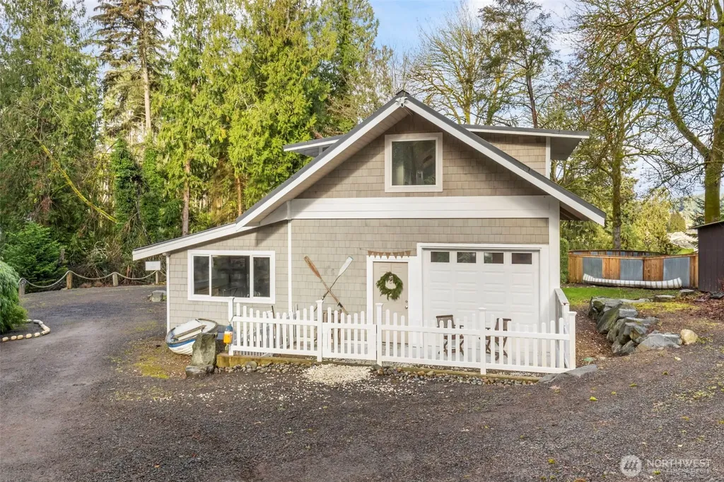 733 Fox Drive Fox Island WA 98333