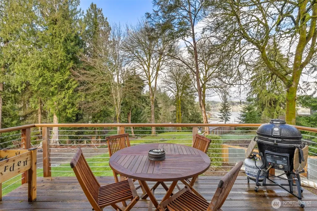 733 Fox Drive Fox Island WA 98333