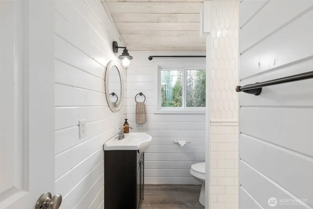 733 Fox Drive Fox Island WA 98333