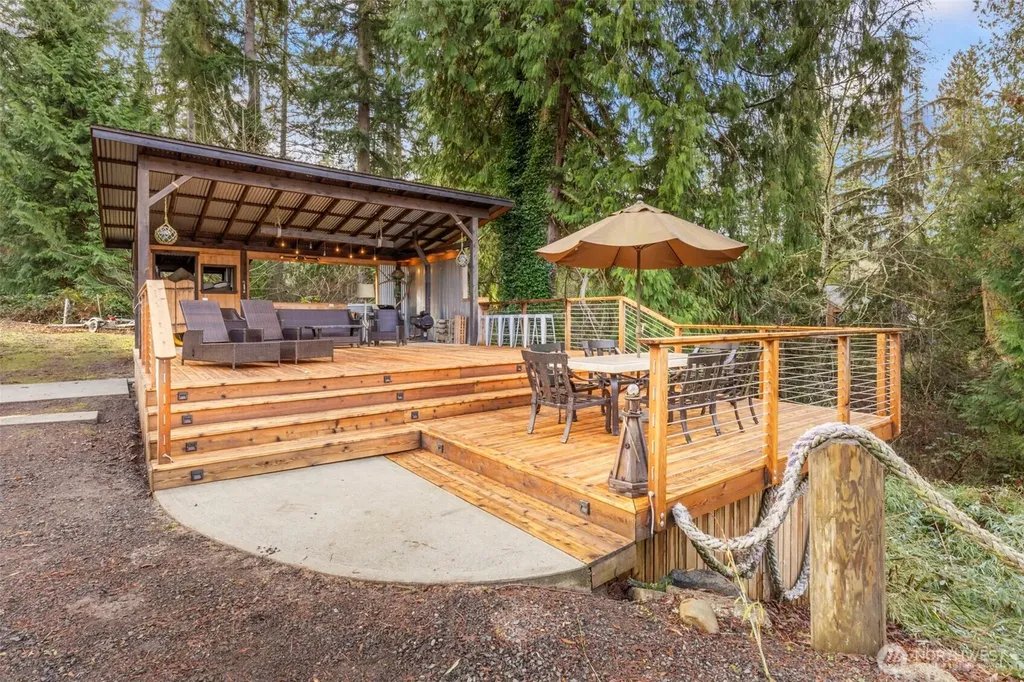 733 Fox Drive Fox Island WA 98333