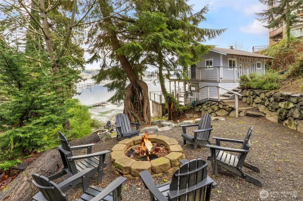 733 Fox Drive Fox Island WA 98333