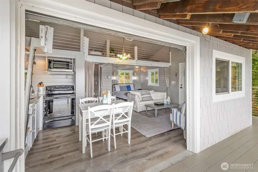 733 Fox Drive Fox Island WA 98333