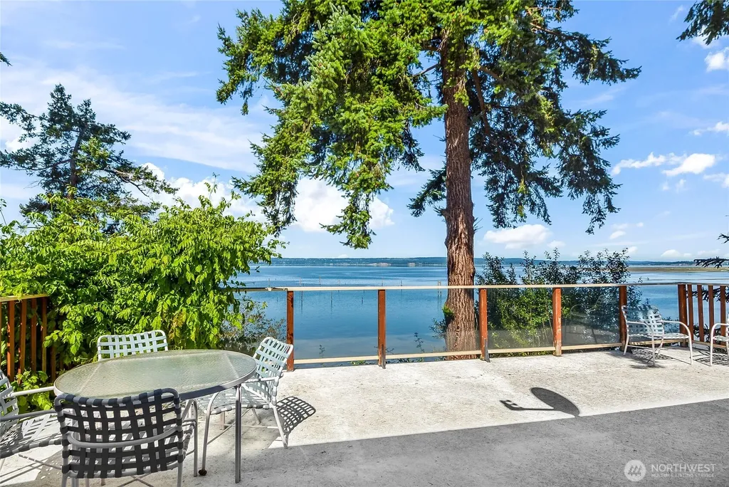 19904 Soundview Drive NW Stanwood WA 98292