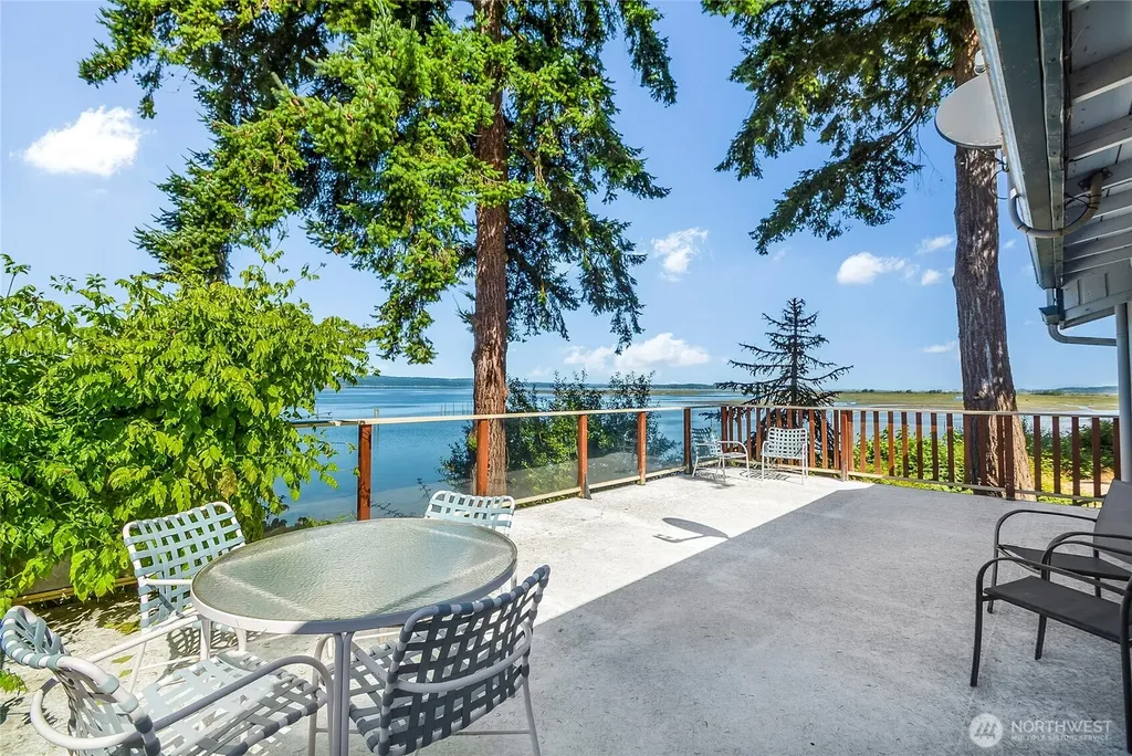 19904 Soundview Drive NW Stanwood WA 98292