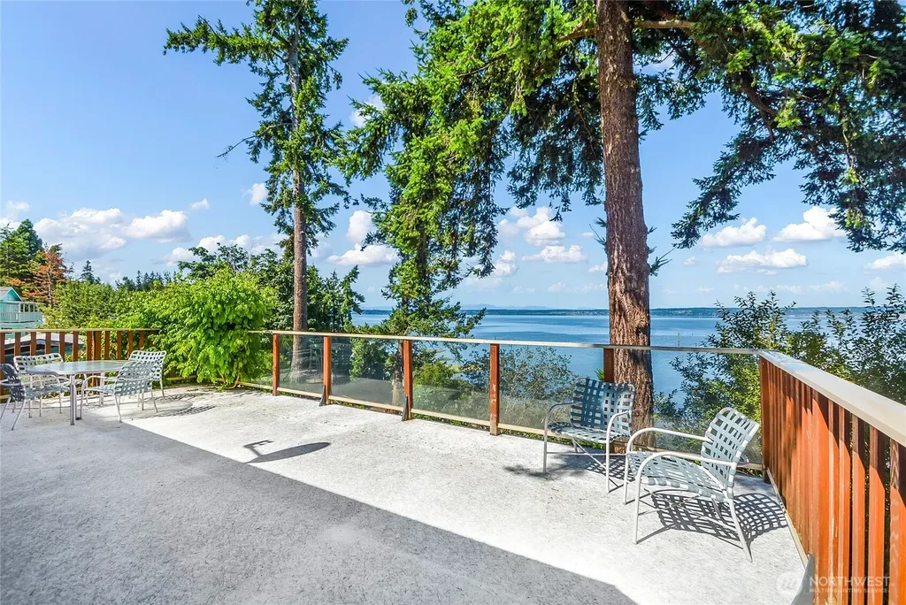 19904 Soundview Drive NW Stanwood WA 98292