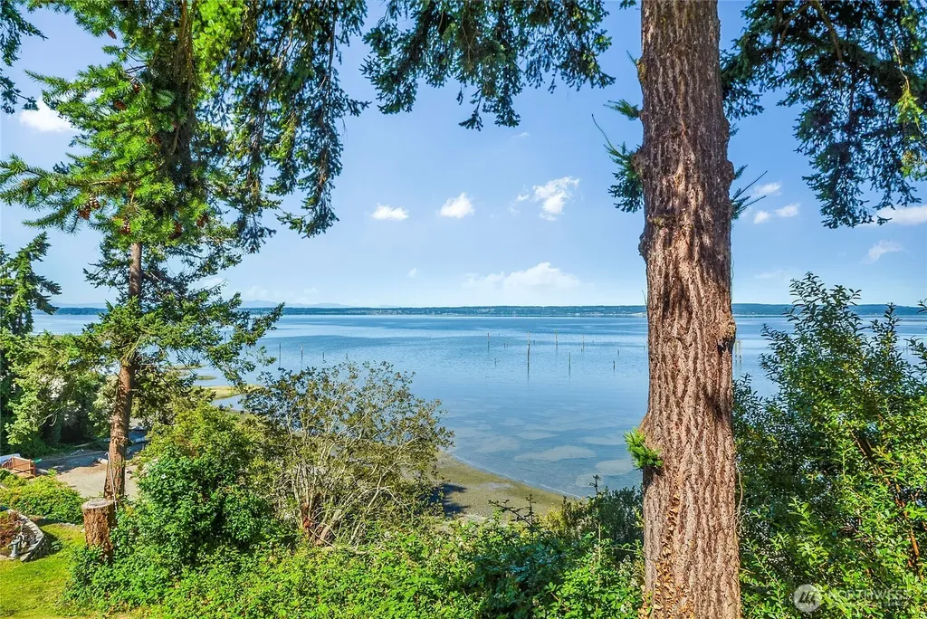 19904 Soundview Drive NW Stanwood WA 98292