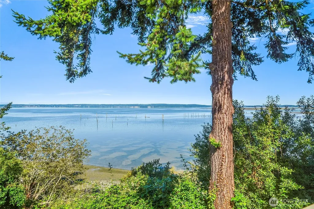 19904 Soundview Drive NW Stanwood WA 98292