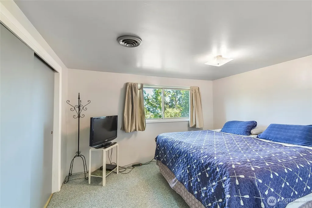 19904 Soundview Drive NW Stanwood WA 98292