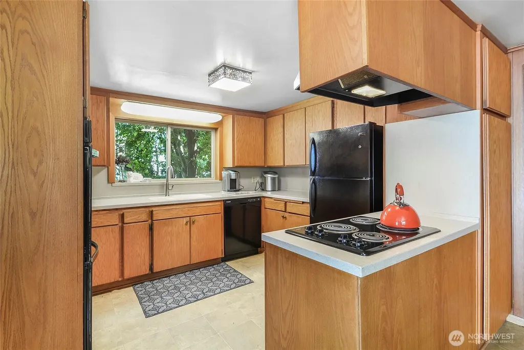 19904 Soundview Drive NW Stanwood WA 98292