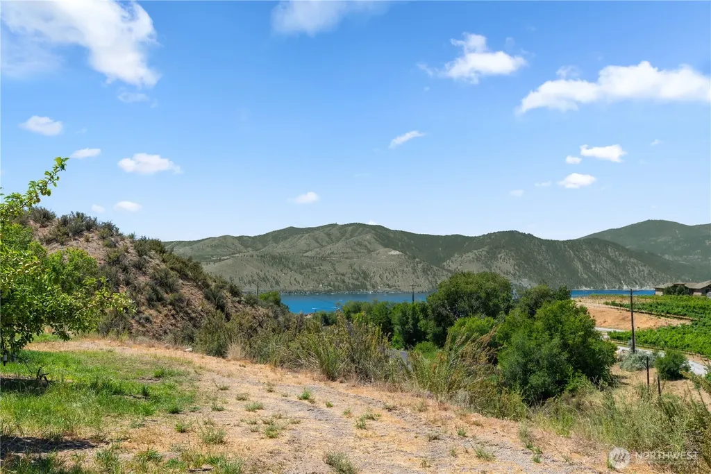 200 Lakayuse Road Manson WA 98831