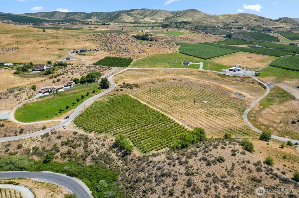 200 Lakayuse Road Manson WA 98831