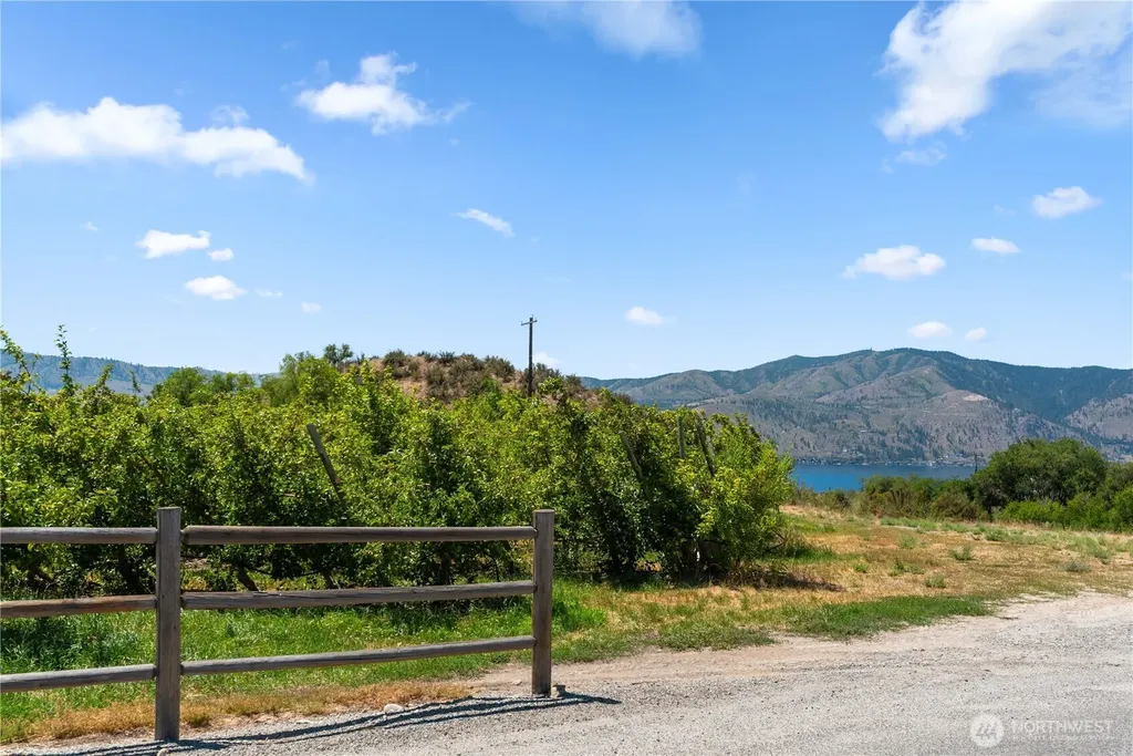 200 Lakayuse Road Manson WA 98831