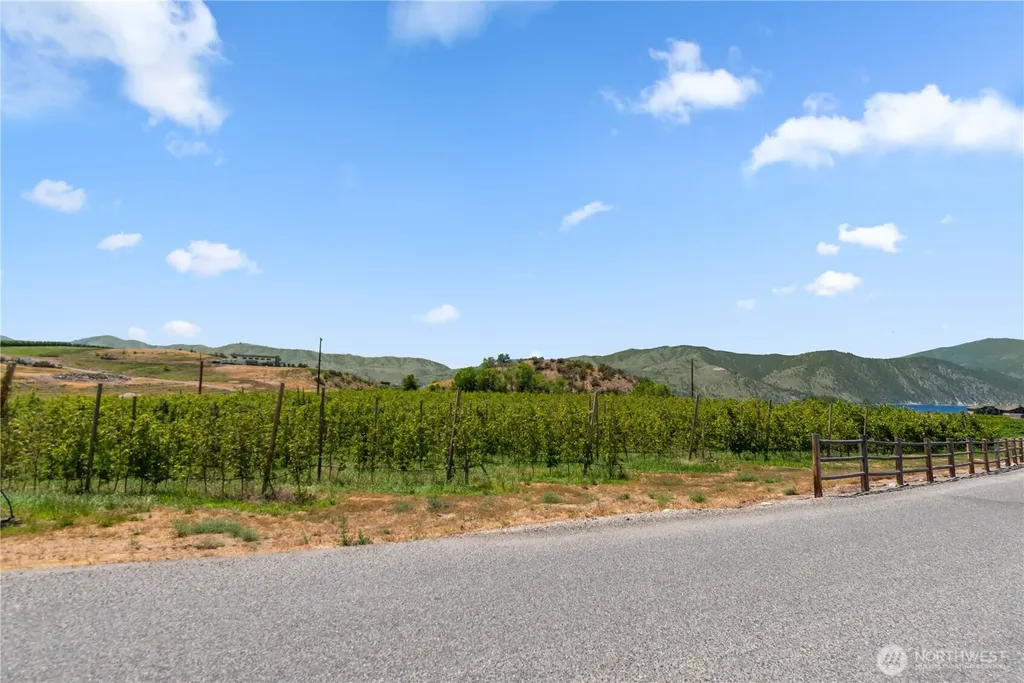 200 Lakayuse Road Manson WA 98831