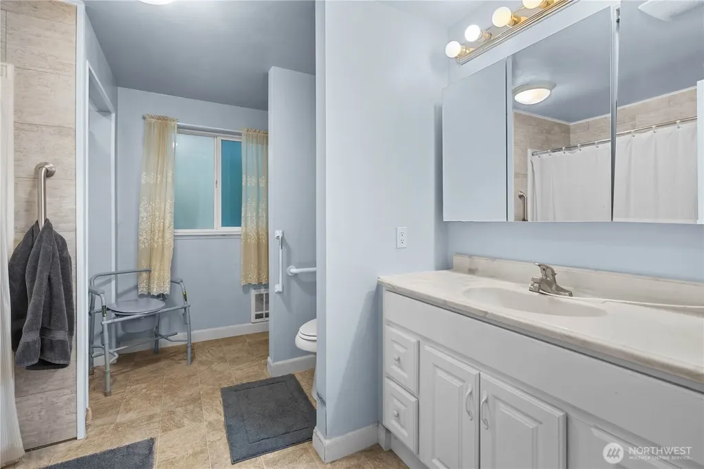 11210 111th Street SW Lakewood WA 98498