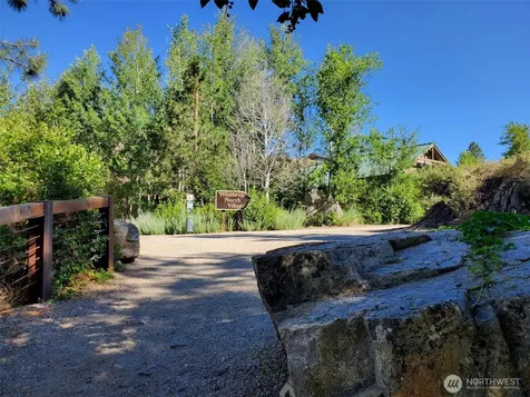 615 Pine Loop Winthrop WA 98862
