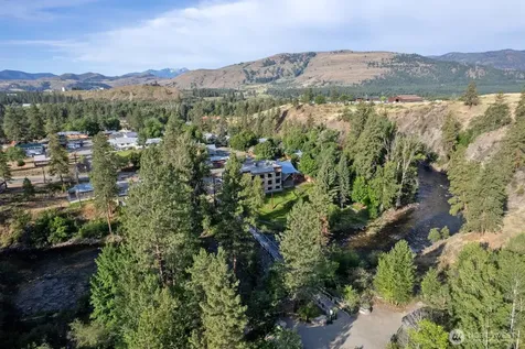 615 Pine Loop Winthrop WA 98862