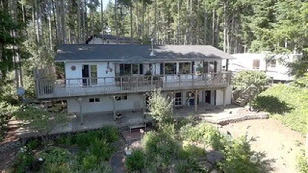 50 N Beaver Place S Hoodsport WA 98548