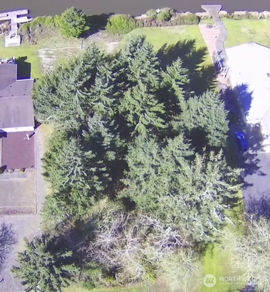 135 Duck Lake Drive NE Ocean Shores WA 98569