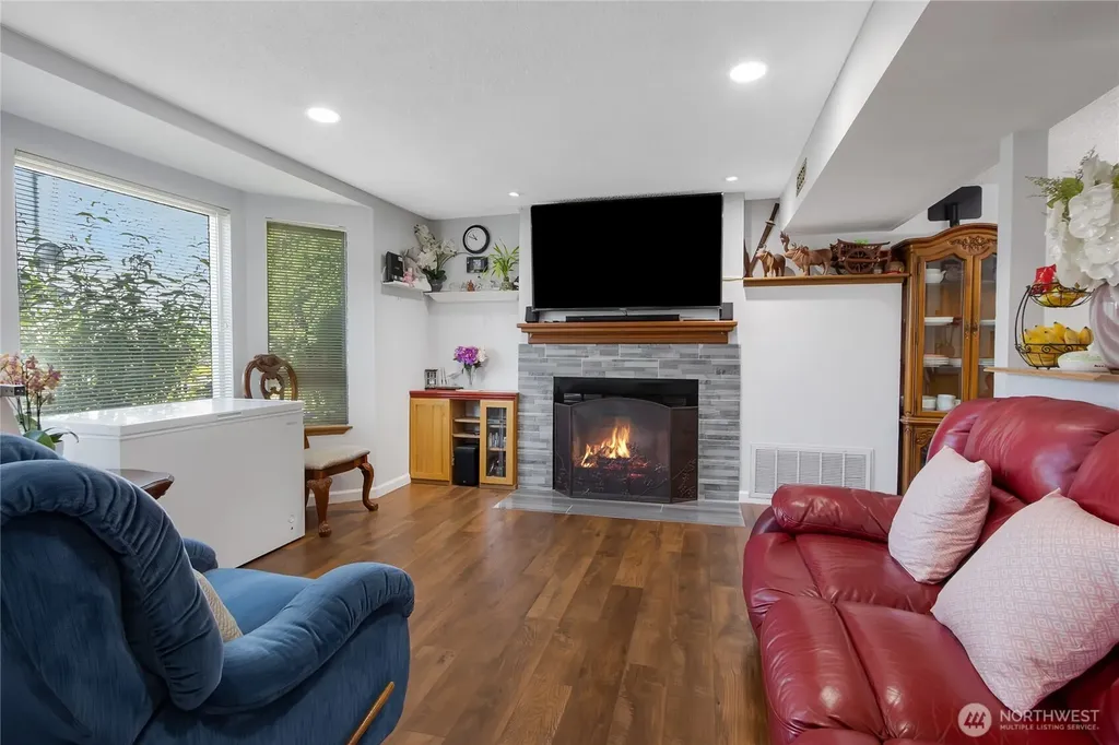 747 37th Street SE Auburn WA 98002