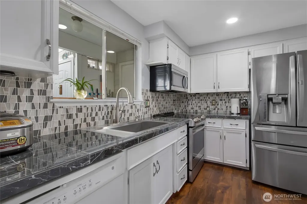 747 37th Street SE Auburn WA 98002