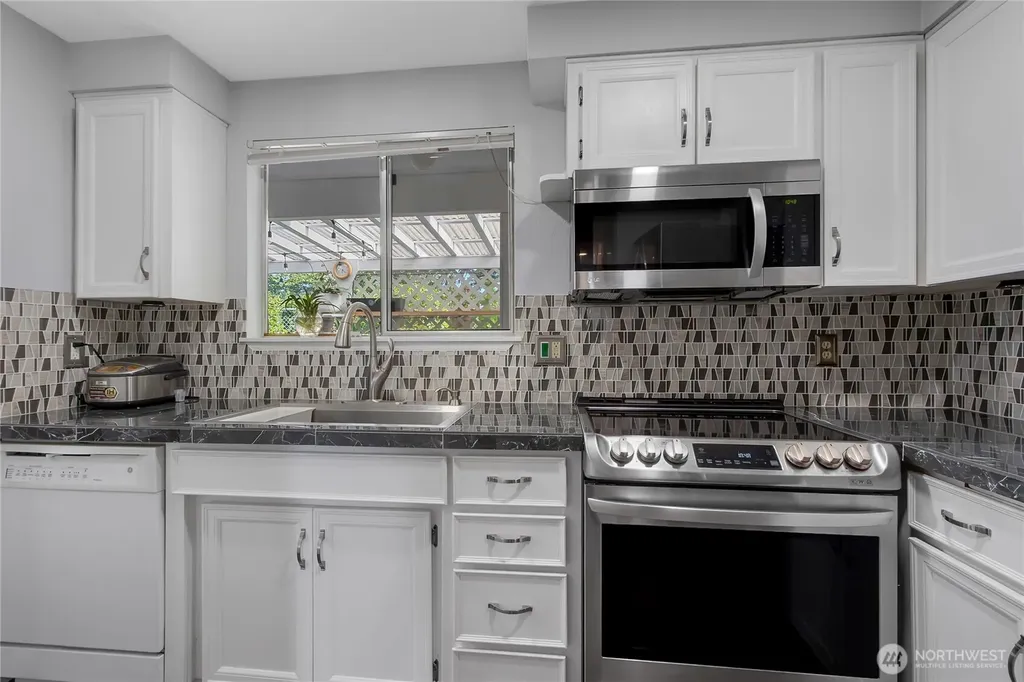 747 37th Street SE Auburn WA 98002