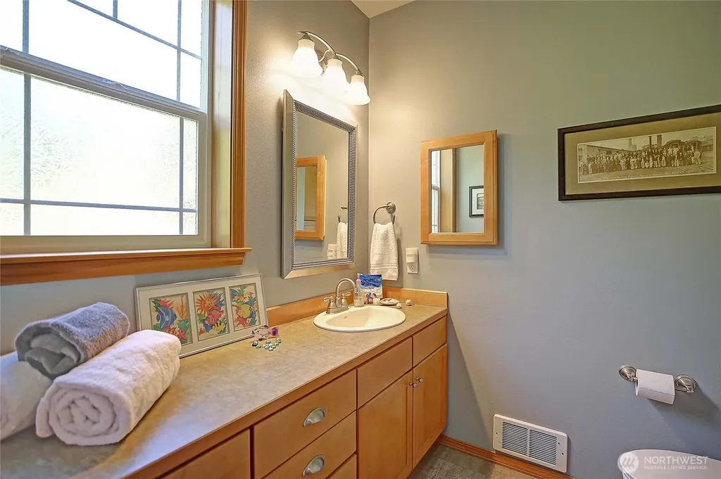628 N Sunset Drive Camano Island WA 98282