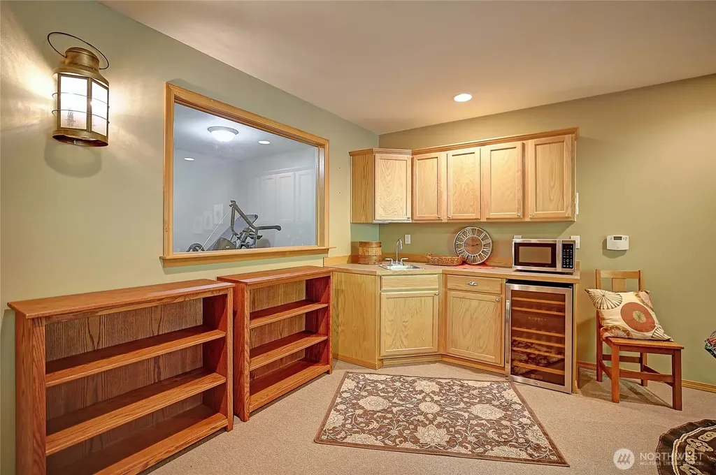 628 N Sunset Drive Camano Island WA 98282
