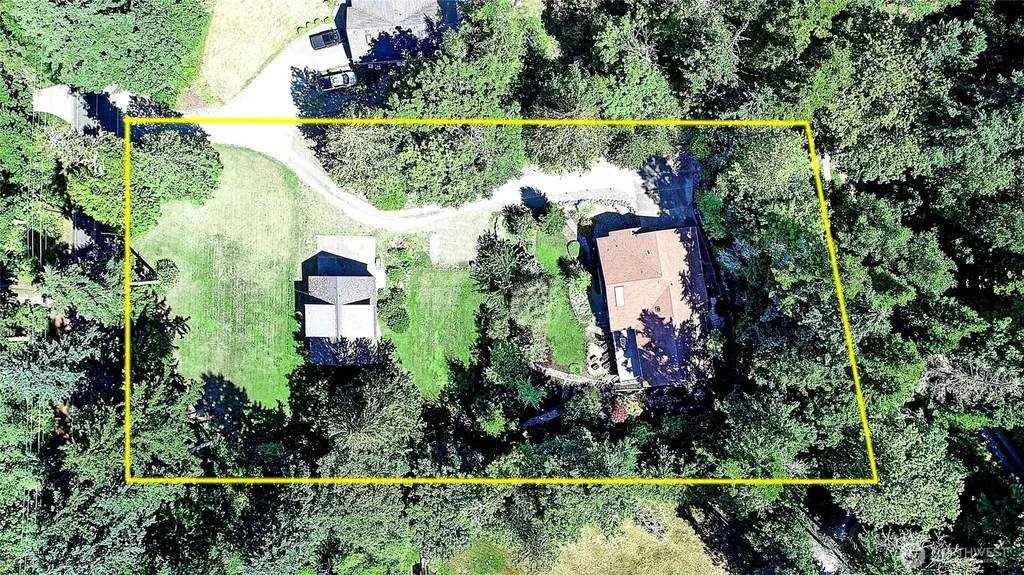 628 N Sunset Drive Camano Island WA 98282