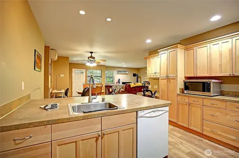 628 N Sunset Drive Camano Island WA 98282