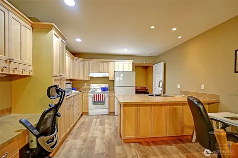 628 N Sunset Drive Camano Island WA 98282