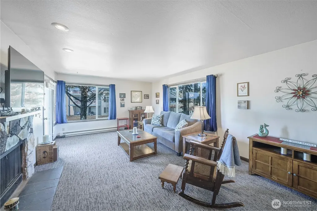 210 26th Street NW Long Beach WA 98631