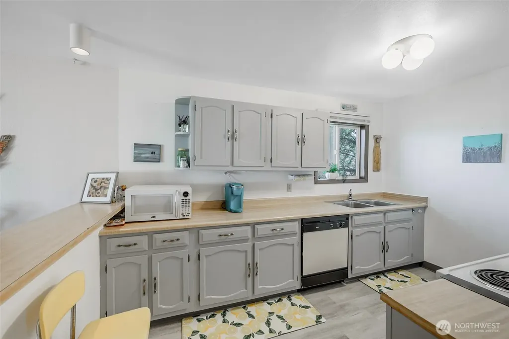210 26th Street NW Long Beach WA 98631
