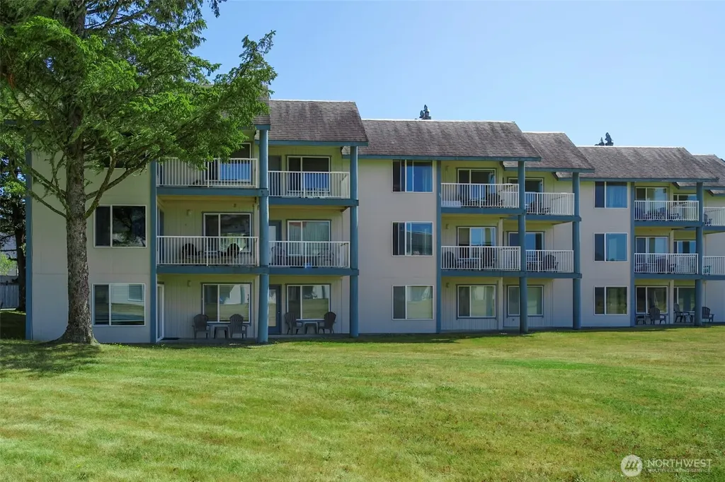 210 26th Street NW Long Beach WA 98631