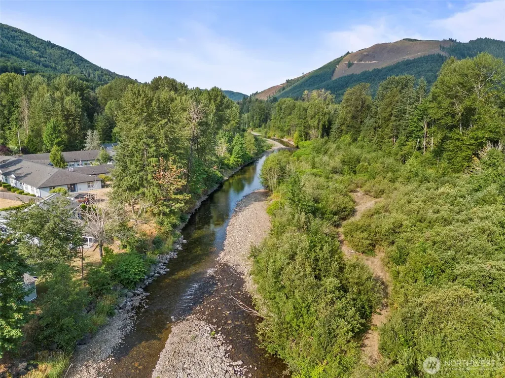 841 W Main Morton WA 98356